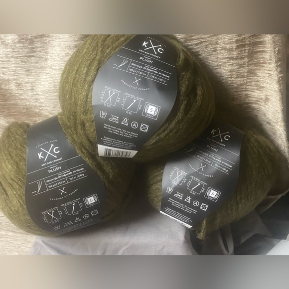 K+C PLUSH Yarn - Picture 2 of 11